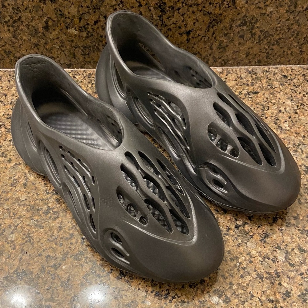 Yeezy Inspired Foam Runners Black size 10